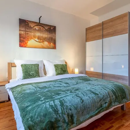 Apartment Cosy Flat Close To