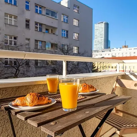 Cosy Flat Close To *