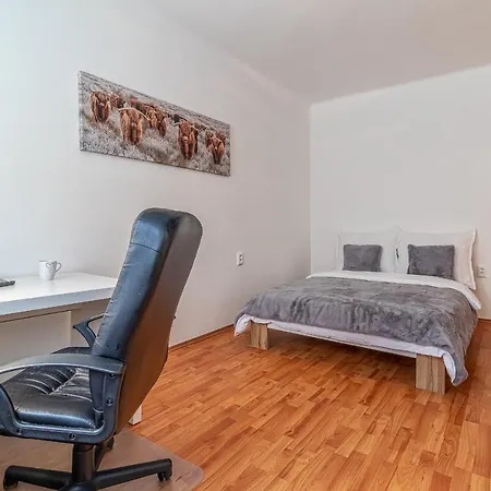 Apartment Cosy Flat Close To Pressburg